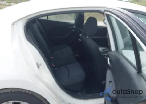 2015 Mazda Mazda3 z USA, uszkodzony, nr VIN JM1BM1U73F1268716